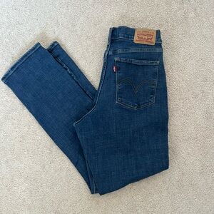 Levi's classic straight jeans with pockets in navy blue